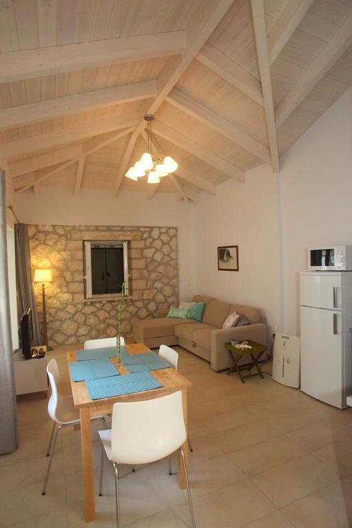 Wild Sea Apartments Áyios Nikítas Quarto foto